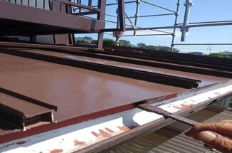 石岡市｜ボロボロに錆びた金属屋根が塗装で蘇りました！