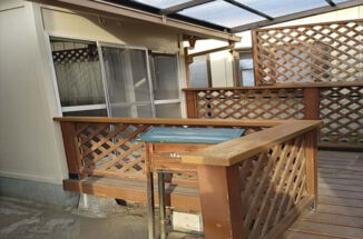 白壁と金属サイディングの外壁塗装！空き家再生現場