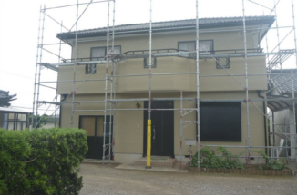 つくば市現場！汚れに強い超低汚染性の塗料で外壁を中心に家屋全体を塗装！