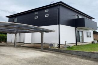 土浦市で藻に悩んでいた外壁が塗装で美しく！屋根塗装で耐久性向上