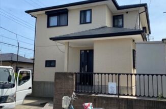 現場調査の後、シーリングの打ち替えと外壁のパッチをおこないました！