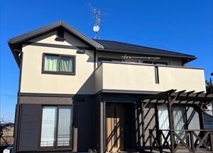 石岡市の劣化した屋根塗装は下塗りを２回して屋根を守る丈夫な塗膜に