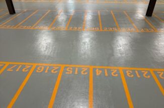 土浦市｜ヒビの入ったコンクリートの床を、自分の場所がすぐに分かる駐輪スペースに変身