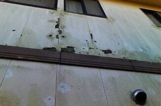 土浦市で現場調査！外壁に大きな穴が空いているので塗装と補修が必要です！