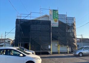 アパート・スレート屋根の棟板金の交換と高圧洗浄をおこないました