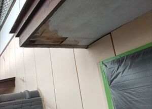 築４０年、破損した軒天を補修！破風板は高機能塗料で丈夫に仕上げます