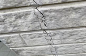 かすみがうら市で現場調査。外壁シーリングがヒビ割れています!