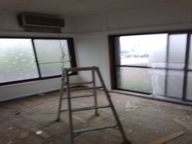 土浦市空き家_室内塗装脚立_0517_M00048(1)