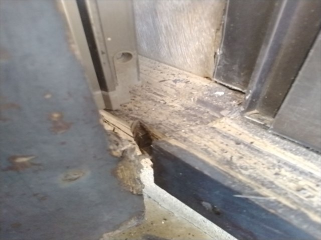 土浦市空き家_戸袋劣化_0316_M00048(2)