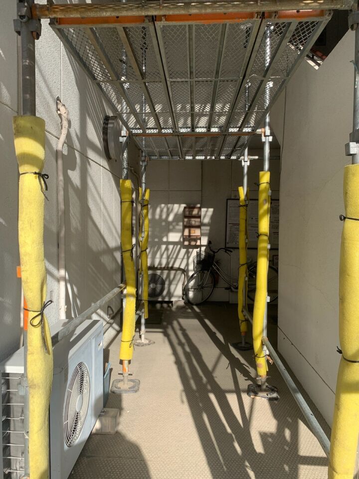 かすみがうら市_テナントビル足場設置２_20073