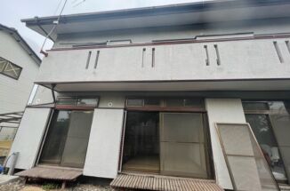 石岡市で築40年の一戸建て塗装！腐食しやすい軒天を防カビ塗装！