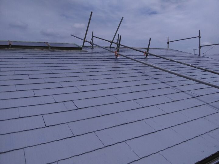石岡市_コロニアル屋根下塗り２完了_20078