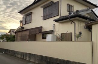 かすみがうら市：築37年の一戸建て塗装工事！ひび割れだらけの外壁＆塀を塗り替えでしっかり補修！