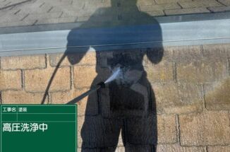 かすみがうら市で20年蓄積した汚れを高圧洗浄で洗い流していきました！