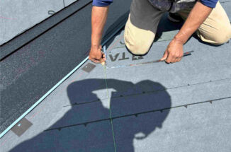 小美玉市：ローン組み替えを機に傷んだスレート屋根をカバー工法で重ね葺き！雨漏りに負けない屋根に！