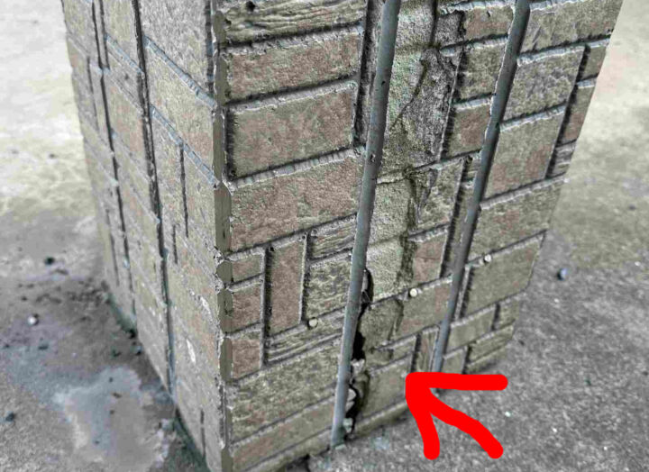 行方市で欠けてしまった窯業系サイディング外壁