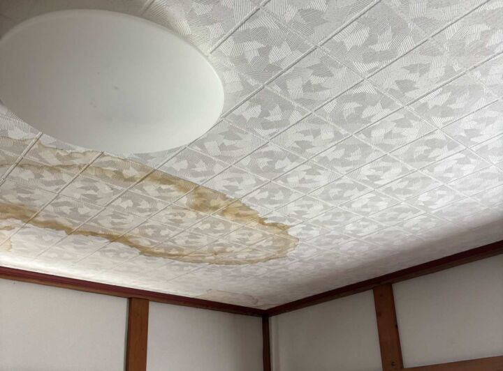 室内雨染み、雨漏り