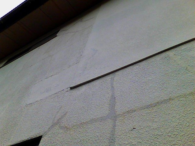 かすみがうら市：外壁クラックがある