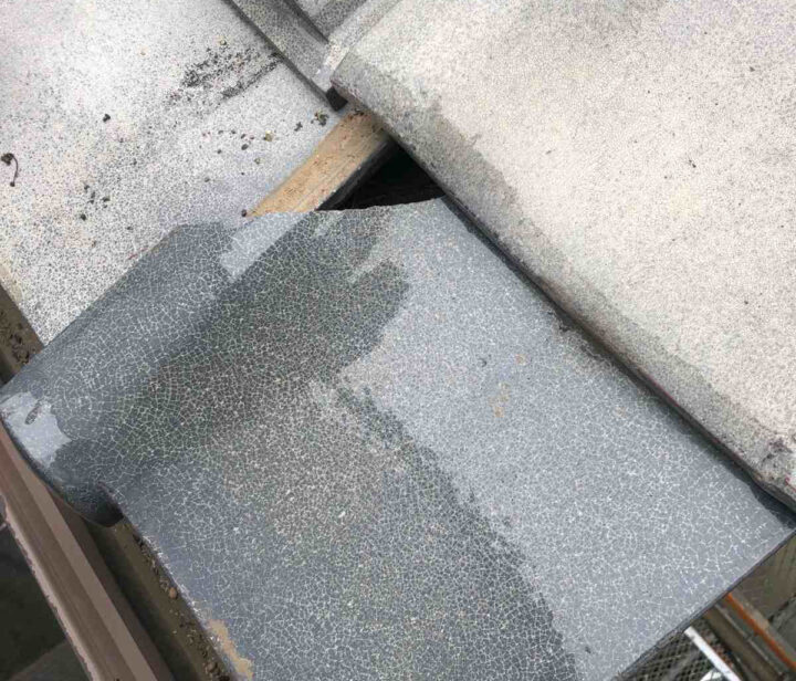 かすみがうら市：屋根瓦の欠け