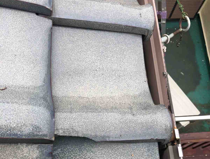 かすみがうら市：欠けた瓦の交換