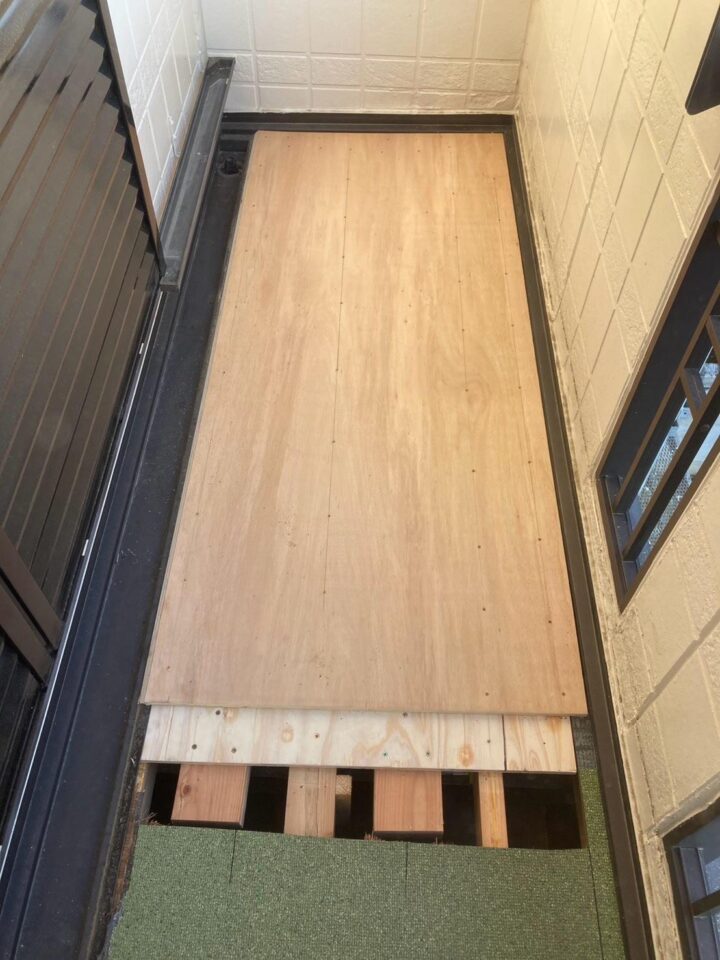 つくば市：ベランダ床コンパネ敷設
