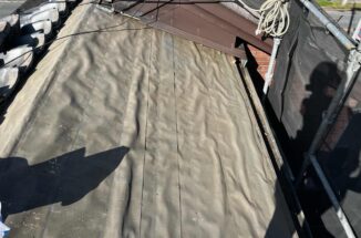 土浦市で瓦屋根の雨漏り修理。散水調査で原因確認・谷板金交換と瓦葺き直し