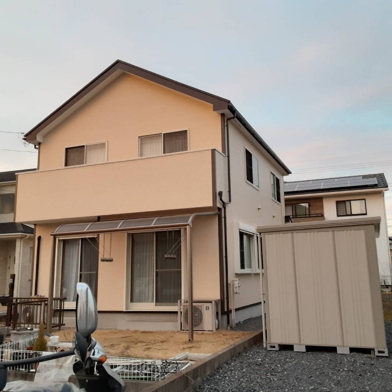 土浦市でアスファルトシングル屋根の家の塗装工事！3週間の工事で新築のような外観に！