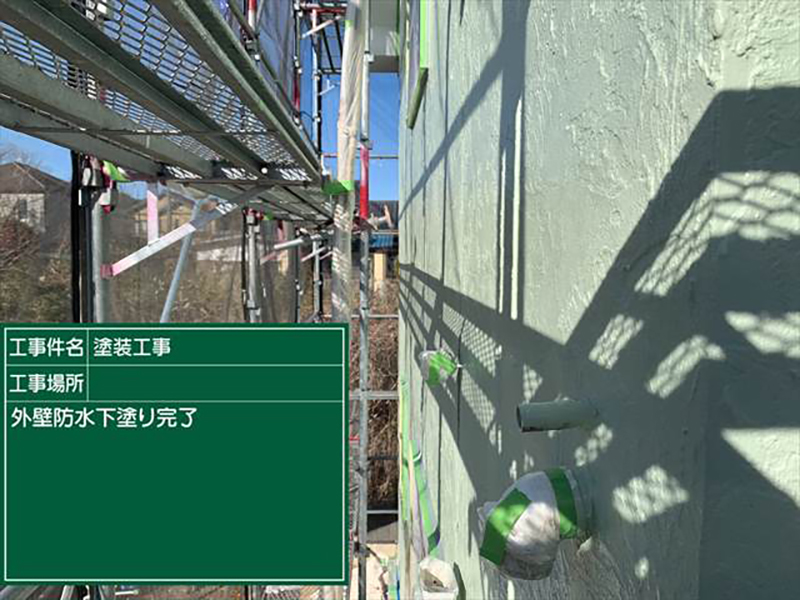 どんな材質のものにも密着し、高い防水性を保つ塗料です。