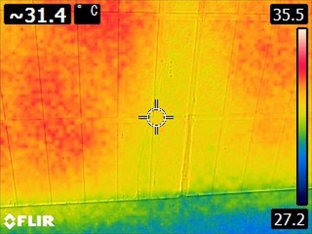 赤黄色緑水色とサーモグラフィーで温度変化がわかる様子