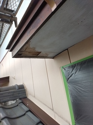 築４０年、破損した軒天を補修！破風板は高機能塗料で丈夫に仕上げます