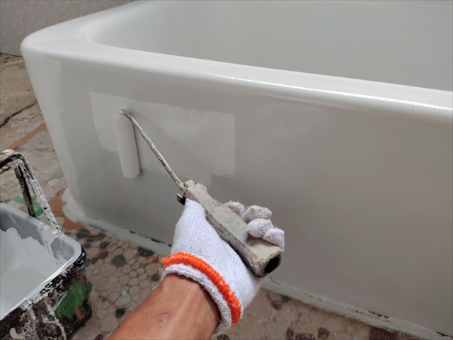 浴槽仕上げの塗装