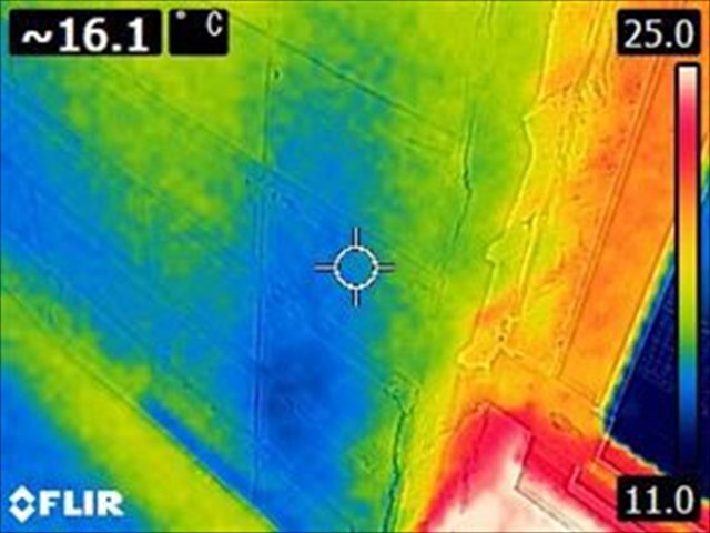 同じ場所をサーモグラフィーで撮影した写真